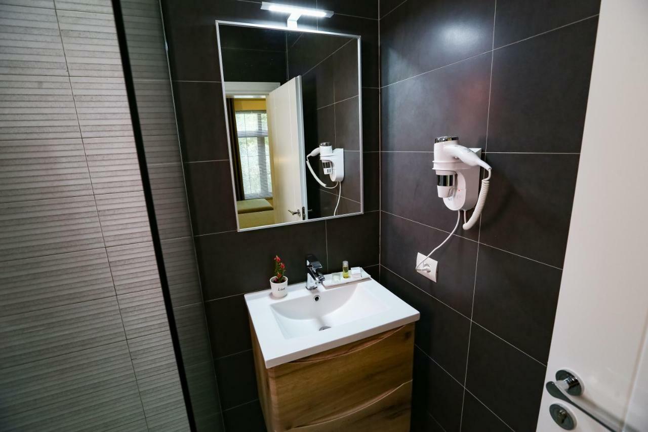 Home Hotel 地拉那 外观 照片