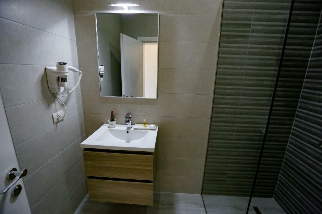 Home Hotel 地拉那 外观 照片